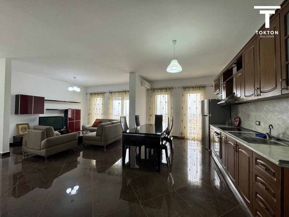 jepet me qera apartament 3+1 , 134 m² 550 € (Fresku) TT 435