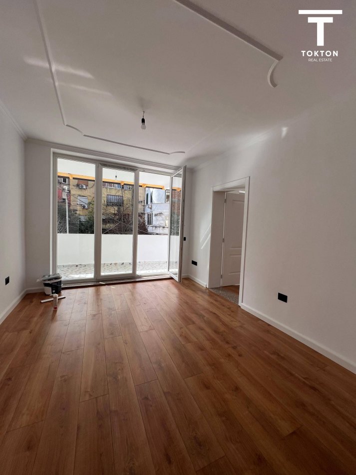 SHITET, APARTAMENT 2+1, STADIUMI DINAMO,TIRANË, TT 734