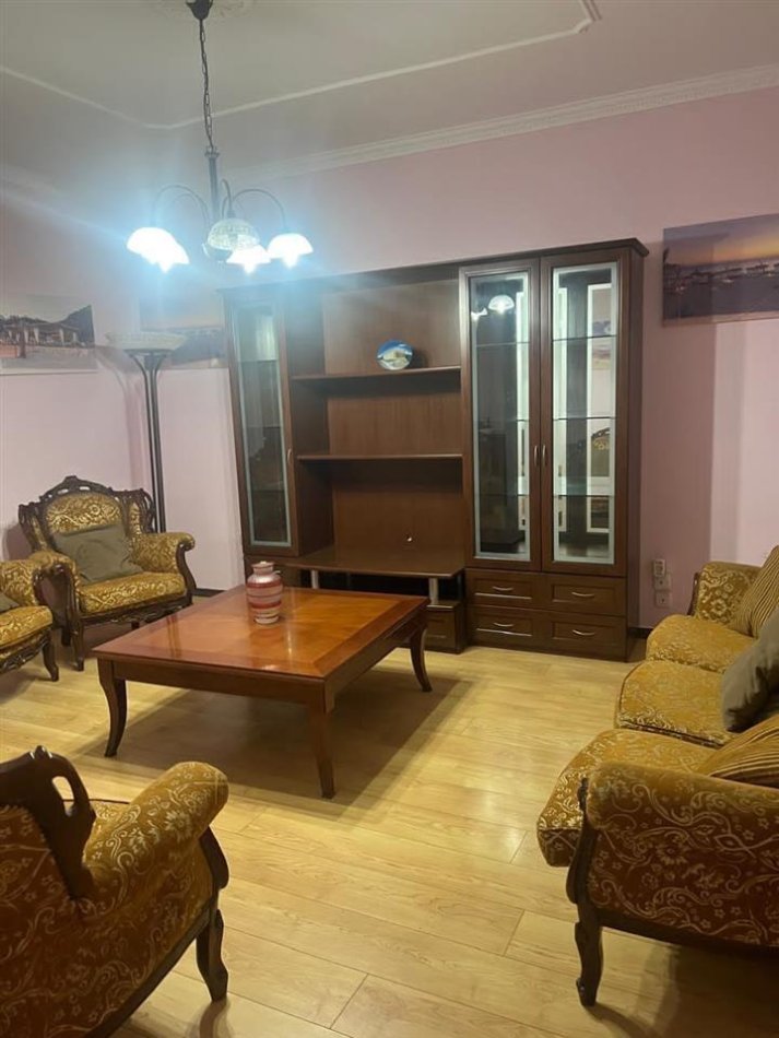 Tirane, shitet apartament 3+1 Kati 1, 140 m² 252.000 € (Vasil Shanto)