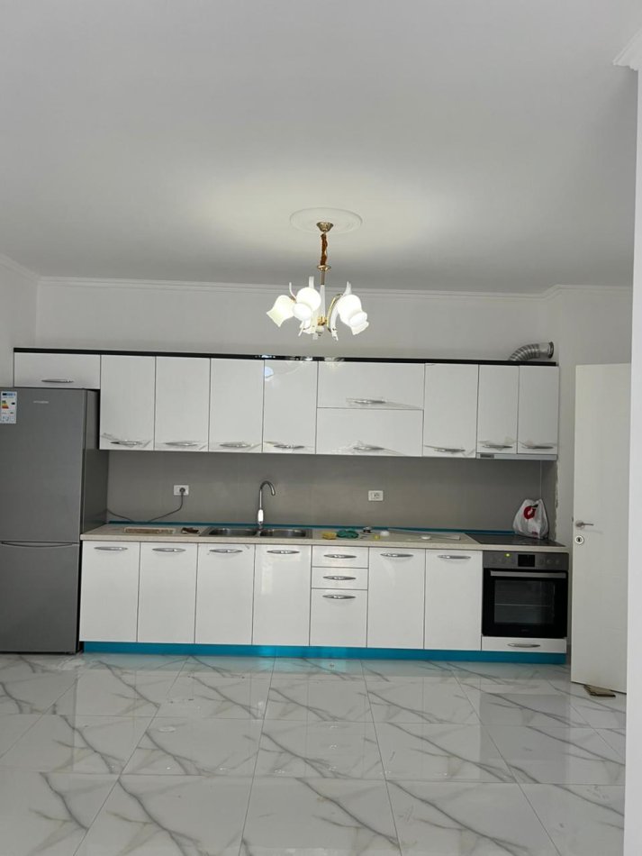 Tirane, jepet me qera apartament 2+1 Kati 3, 100 m² 600 € (asl 2)