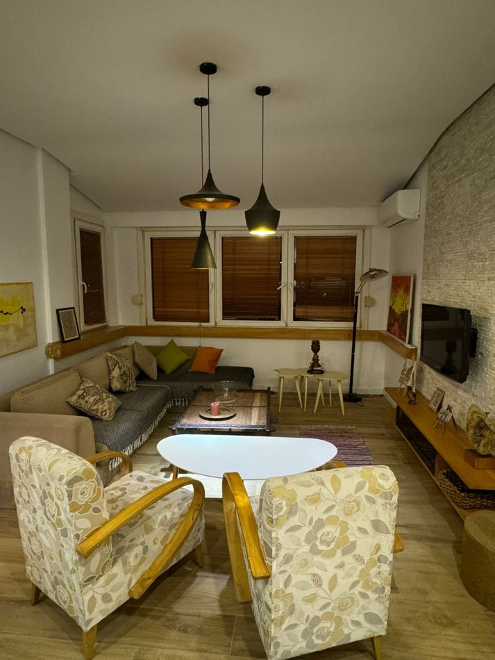 Tirane, jepet me qera apartament 2+1 Kati 7, 114 m² 800 € (stacion treni)