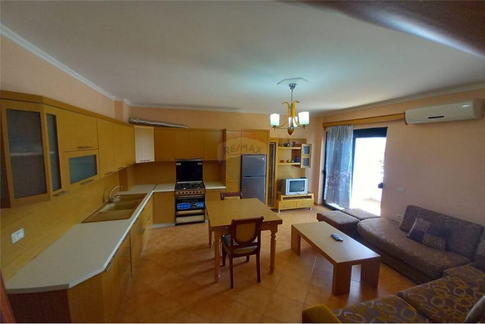 Durres, shitet apartament 1+1, Kati 3, 53 m² 77,000 € (Rruga Dardania)