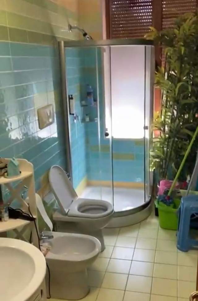 Tirane, jepet me qera ambjent biznesi Kati 2, 60 m² 700 Euro (vaso pasha)