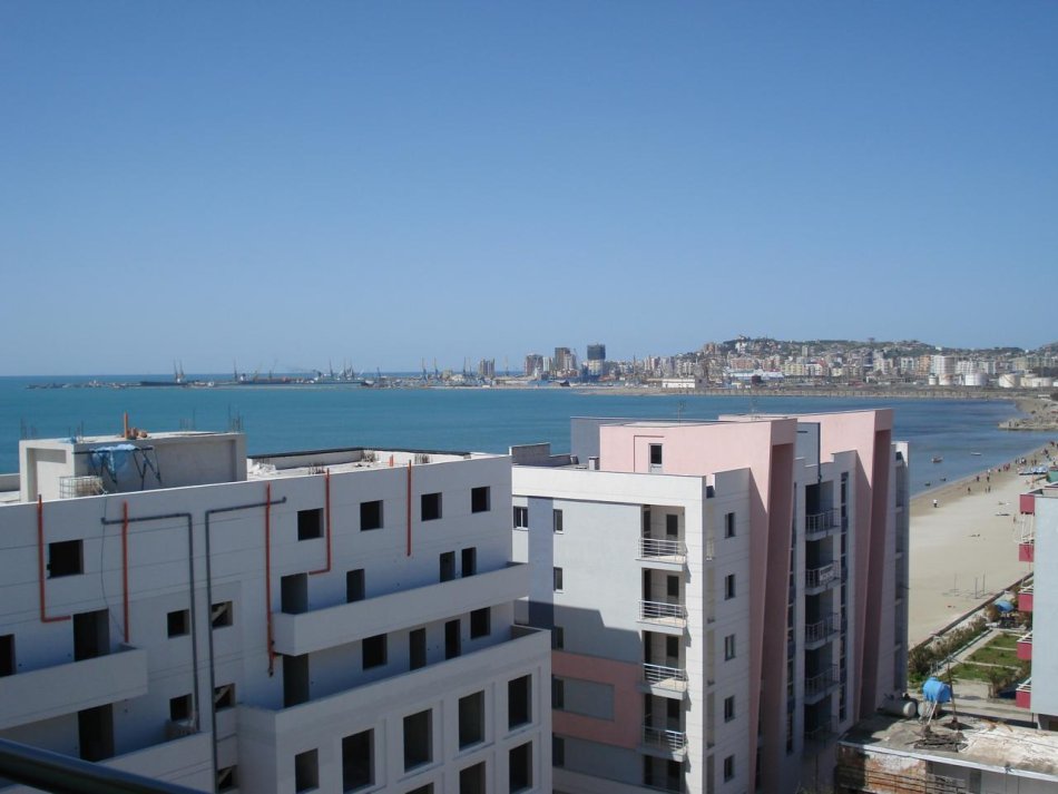 Durres, jap me qera apartament 2+1+Ballkon Kati 7, 84 m² 400 € (prane Pistes Apollonia Plazh, Durres.)