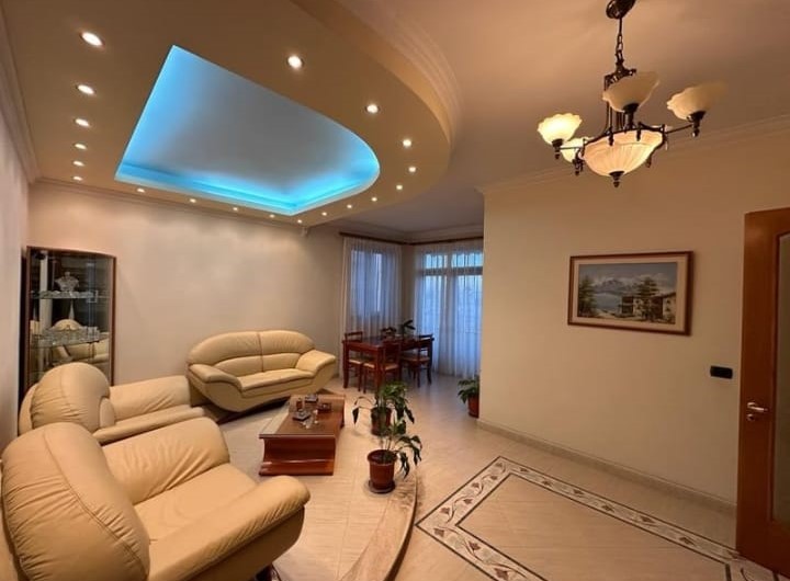!!SHITUR!!Shitet Apartament 3+1 Shkolles Jan Kukuzeli, Durres