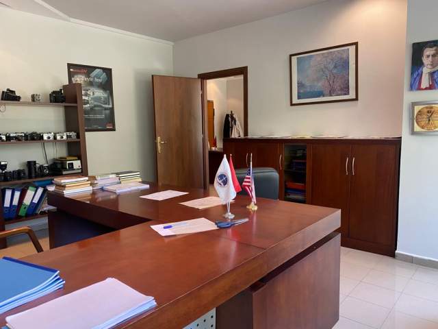 Tirane, shitet zyre Kati 2, 106 m² 318.000 Euro (ish-ekspozita,Tirane)