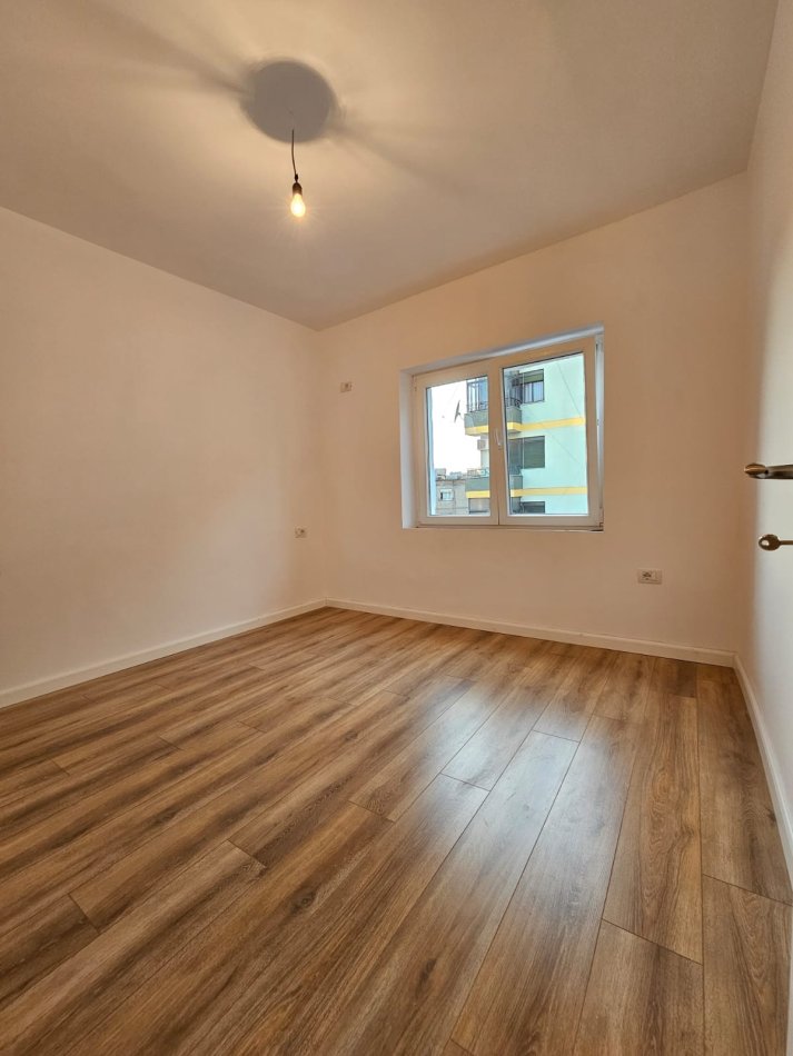 Tirane, shitet apartament 1+1 Kati 5, 42 m² 106.000 € (rruga sander prosi)