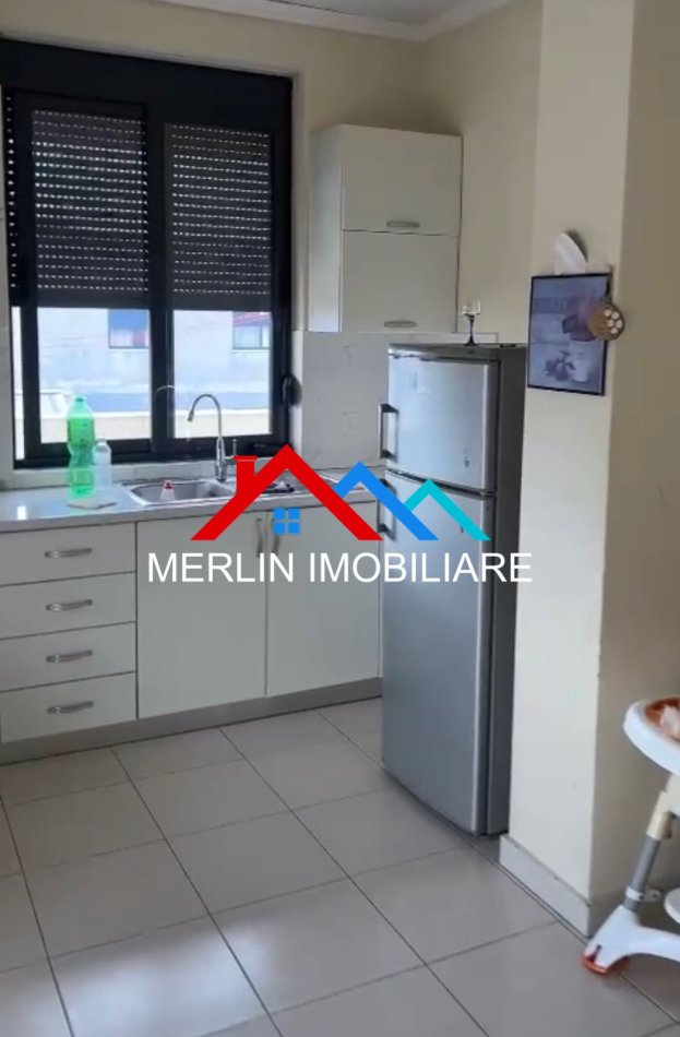 Tirane, jepet me qera apartament 1+1+Ballkon Kati 8, 92 m² 350 € (Milto Sotir Gura,ASTIR)