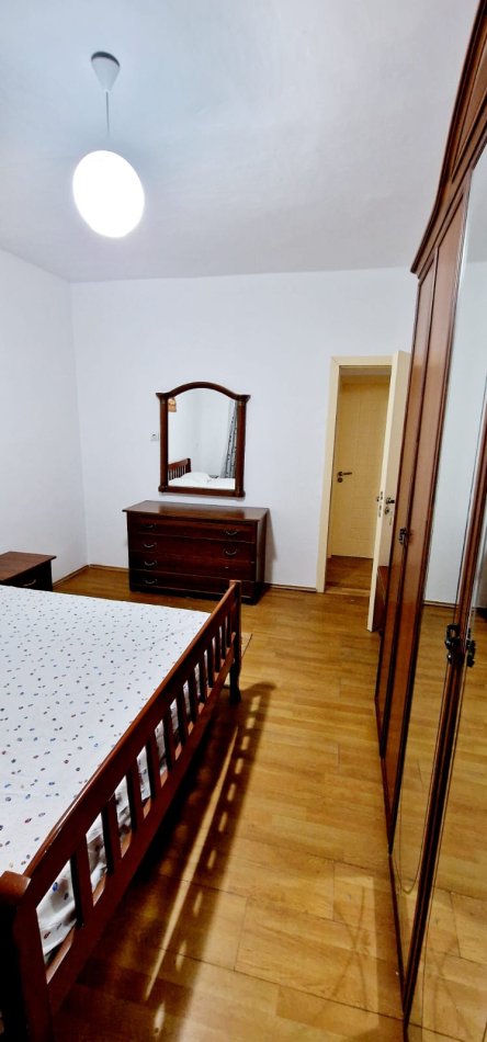 Tirane, jepet me qera apartament 2+1 Kati 4, 85 m² 450 € (rruga bardhyl)