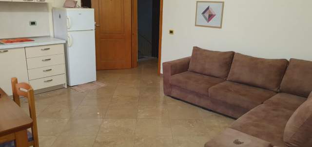 Tirane, jepet me qera apartament 1+1 Kati 5, 52 m² 420 Euro (Sami Frasheri)