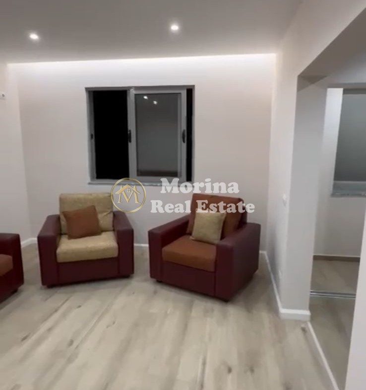 Tirane, jepet me qera apartament 2+1 Kati 3, 78 m² 500 € (Xhamlliku)