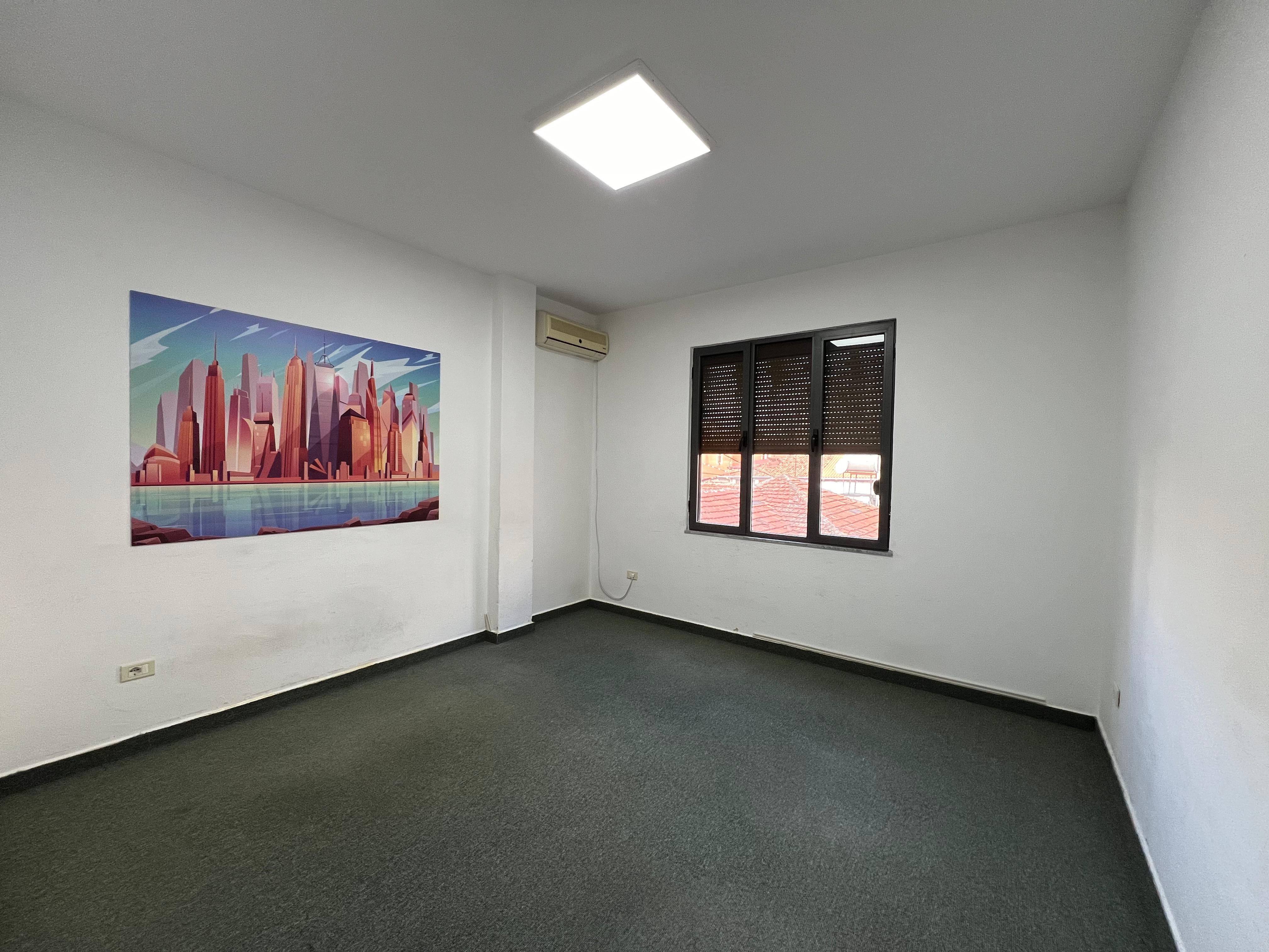 Qira Apartament 4+1, “Pazari i Ri”, Tiranë.