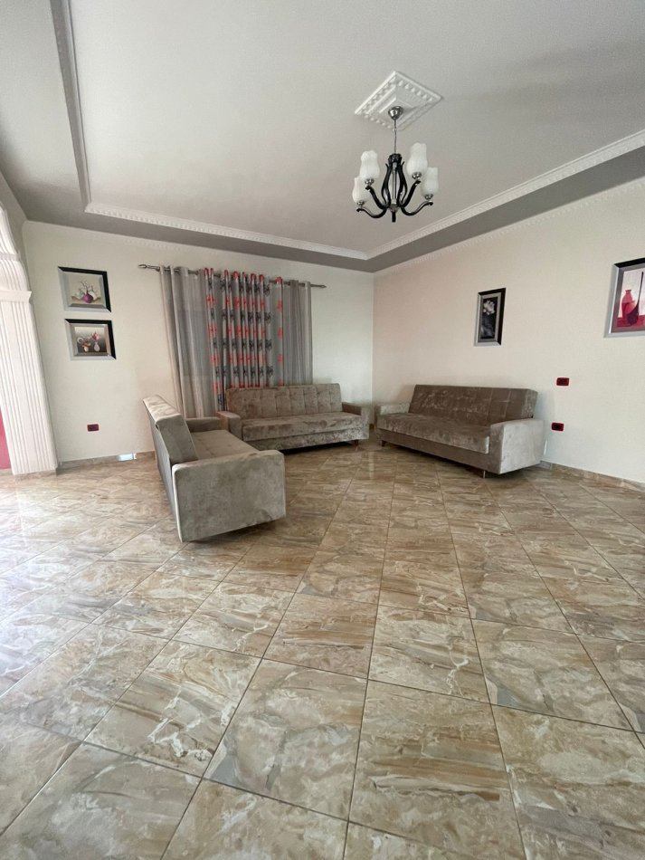 Tirane, jepet me qera apartament 3+1+Aneks+Ballkon Kati 2, 180 m² 700 € (Don Bosko)