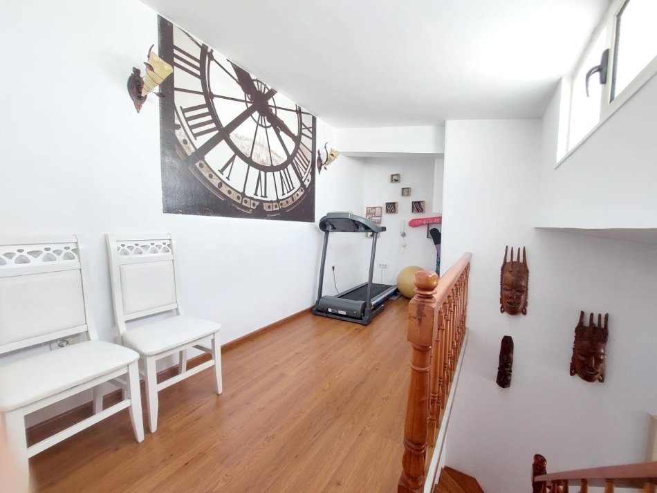 Durres, shitet apartament 2+1+Ballkon Kati 4, 110 m² 131.000 € (Mali i Robit 250m prane detit.)