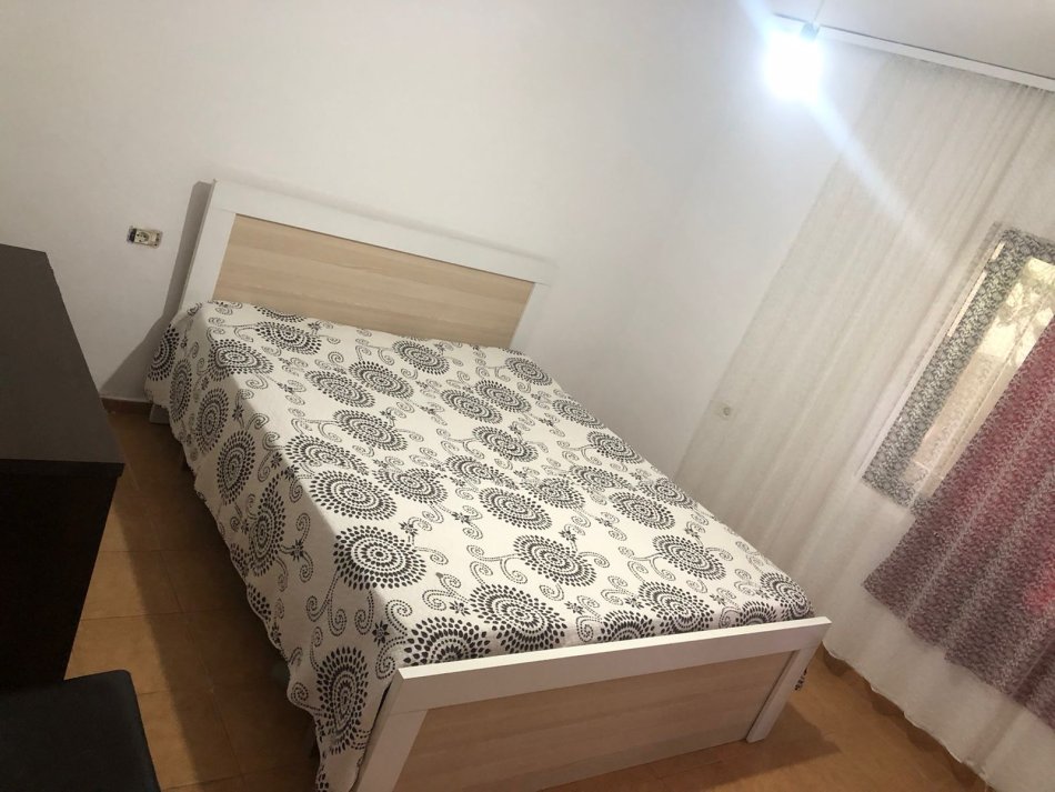 Tirane, jepet me qera apartament 1+1, Kati 0, 70 m² 350 € (Shkolla &quot;Dhora Leka&quot;)