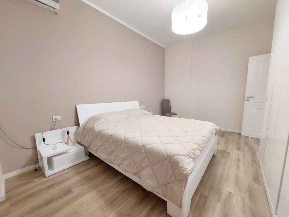 !!!DHENE!!!Durres, jap me qera apartament 2+1+Ballkon Kati 8, 89 m² 500 € (ne qender te Durresit)