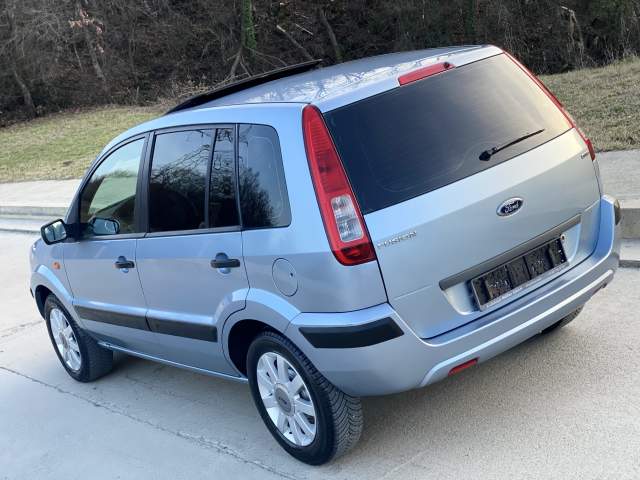 Tirane, shes makine Ford Fusion Automat Viti 2007,