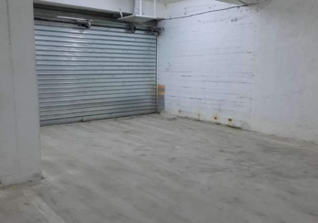 Tirane, jepet me qera magazine Kati -1, 180 m² 400 Euro (Bulevardi "Migjeni")