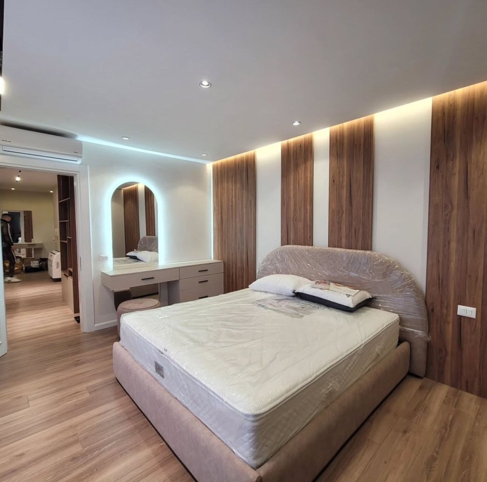 Tirane, shitet apartament 1+1 , 100 m² (Bllok)