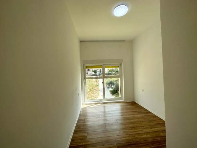 Tirane, jepet me qera apartament 2+1 Kati 4, 92 m² 400 Euro (mangalem 21)