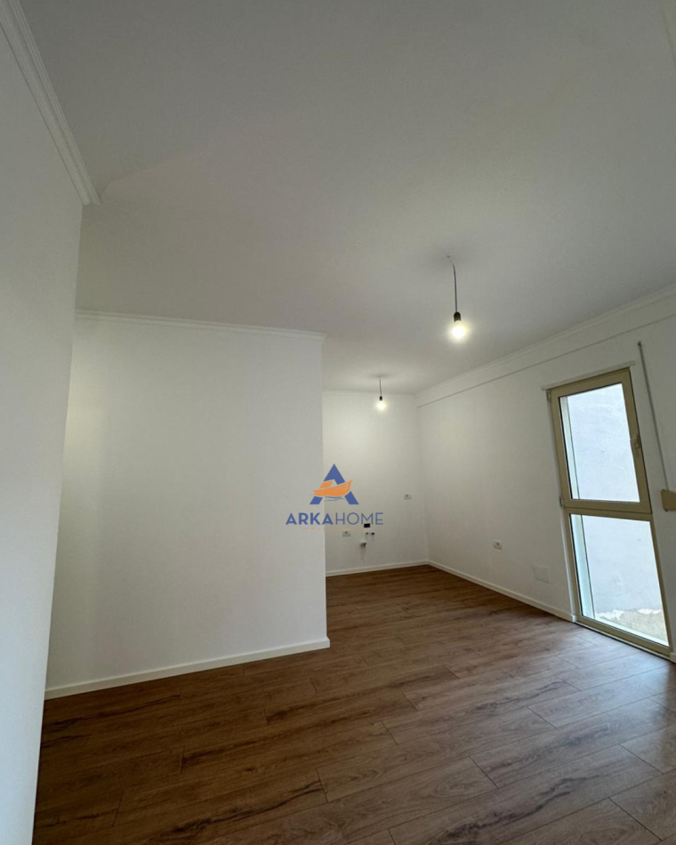 SHITET APARTAMENT 1+1 43M2 NE RRUGEN E DURRESIT PROKURORIA E TIRANES(Haxhi Hysen Dalliu) 120.000 EURO.)