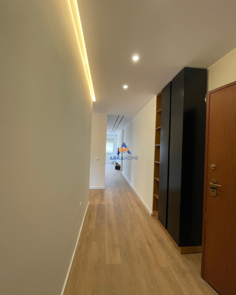 JEPET APARTAMENT 3+1 ME QERA TE LIQENI I THATË 1100 EURO