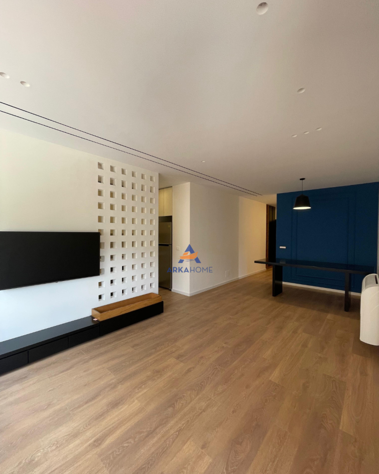 JEPET APARTAMENT 3+1 ME QERA TE LIQENI I THATË 1100 EURO