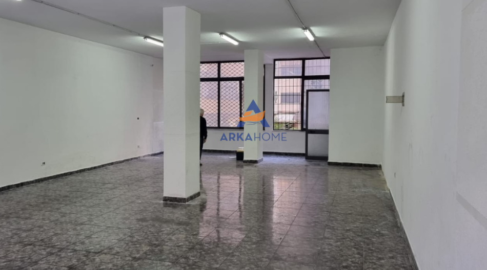 SHITET DYQAN 110M2 TE TE PALLATI ME SHIGJETA 330.000 EURO