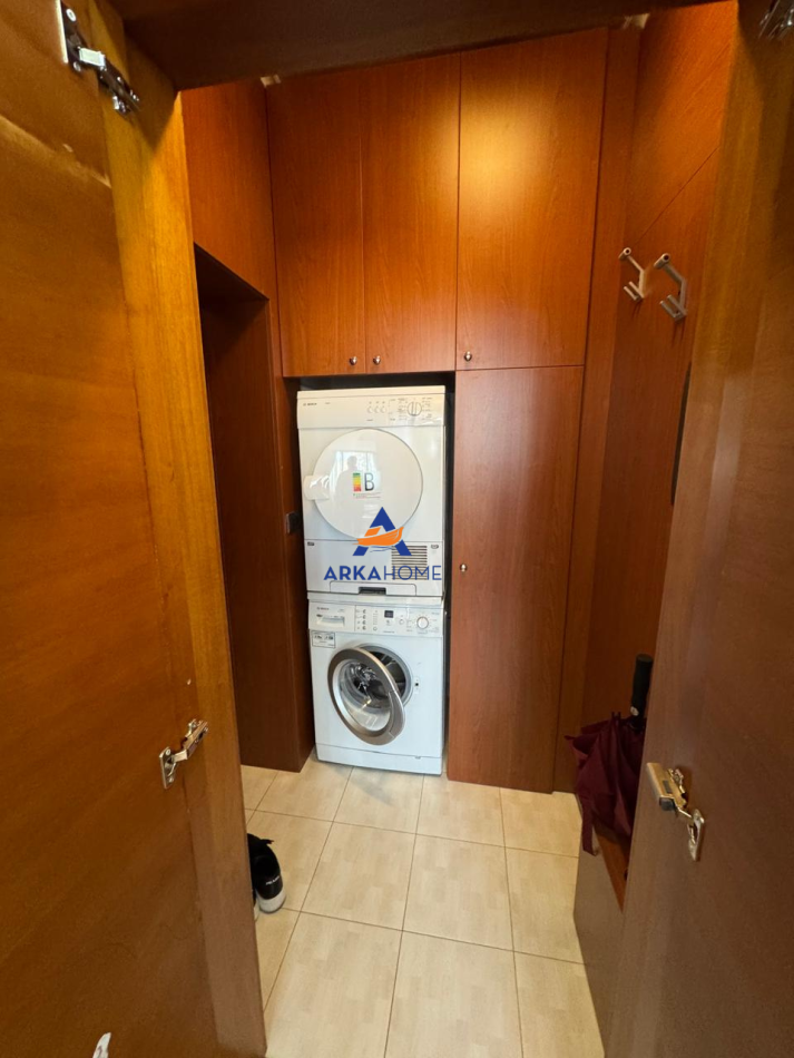 JEPET APARTAMENT ME QERA 2+1+2 BALLKONE TEK BLLOKU 2000 EURO