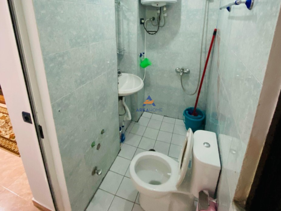 JEPET APARTAMENT ME QERA 1+1+BALLKON PRANE MEDRESESE, 450 EURO