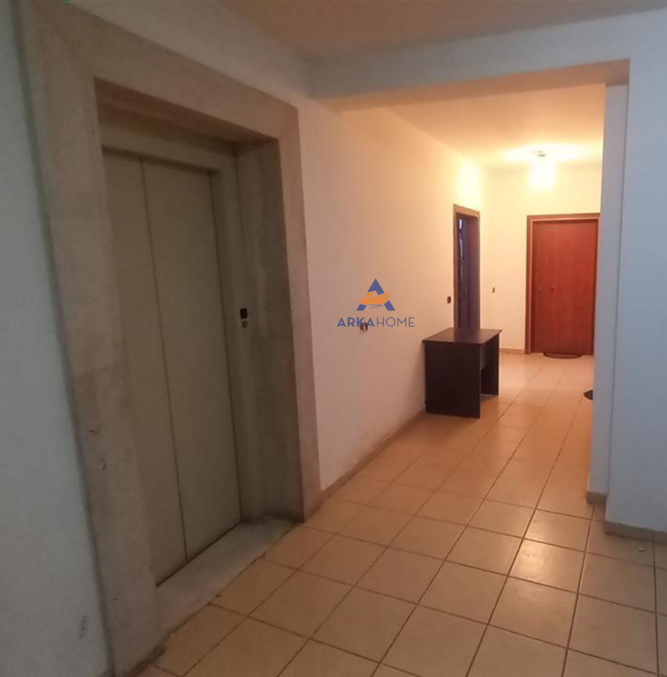 SHITET APARTAMENT 2+1+BALLKON RESTORANT FRESKU,RRUGA E DAJTIT,FRESK 133.000 EURO.