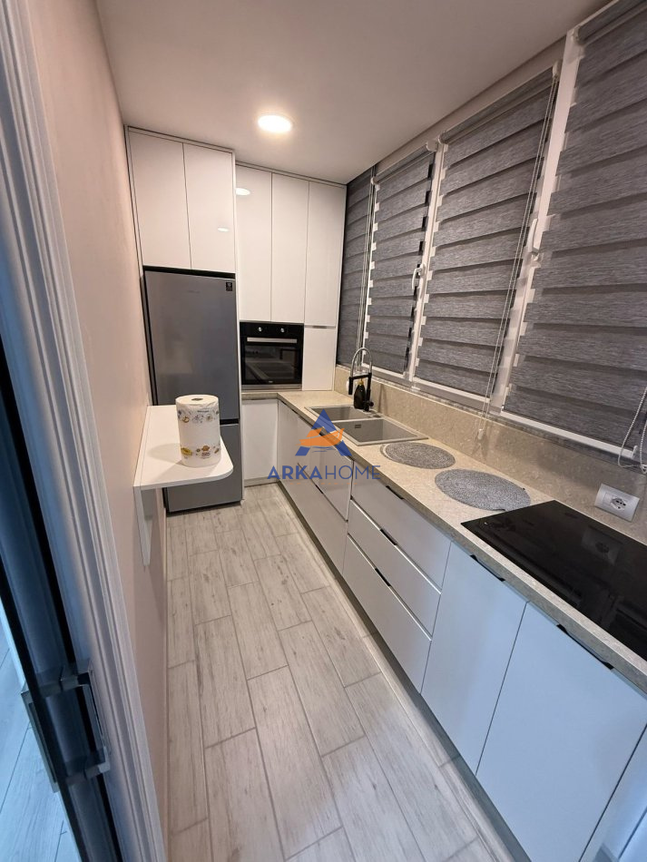 Tirane, jepet me qera apartament Kati 4, 70 m² 420 € (JEPET APARTAMENT ME QERA 1+1 &quot;JORDAN MISJA TEK SHINAT E TRENIT&quot; 420 EURO.)