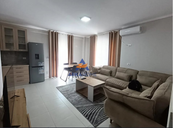Tirane, jepet me qera apartament 2+1 Kati 5, 95 m² 700 € (ISH STACIONI TRENIT,RRUGA HAXHI HYSEN DALLIU)