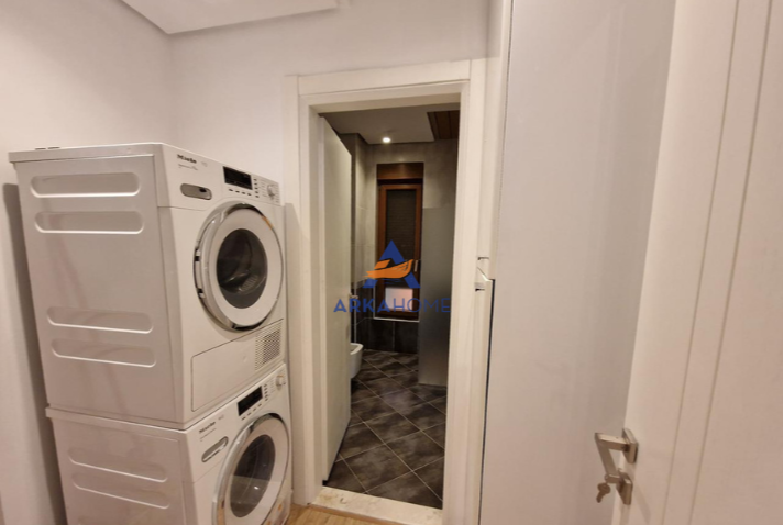 Tirane, shitet Vile 3 Katshe Kati 0, 225 m² 600.000 € (Tek Tegu)