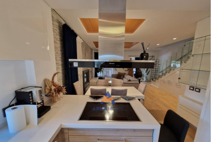 Tirane, shitet Vile 3 Katshe Kati 0, 225 m² 600.000 € (Tek Tegu)