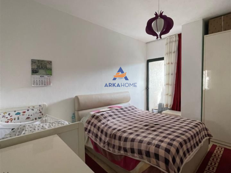 Tirane, jepet me qera apartament 1+1+Ballkon Kati 6, 71 m² 600 € (YZBERISHT)