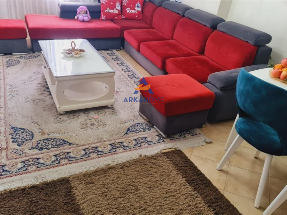 Tirane, jepet me qera apartament 1+1+Ballkon Kati 6, 71 m² 600 € (YZBERISHT)