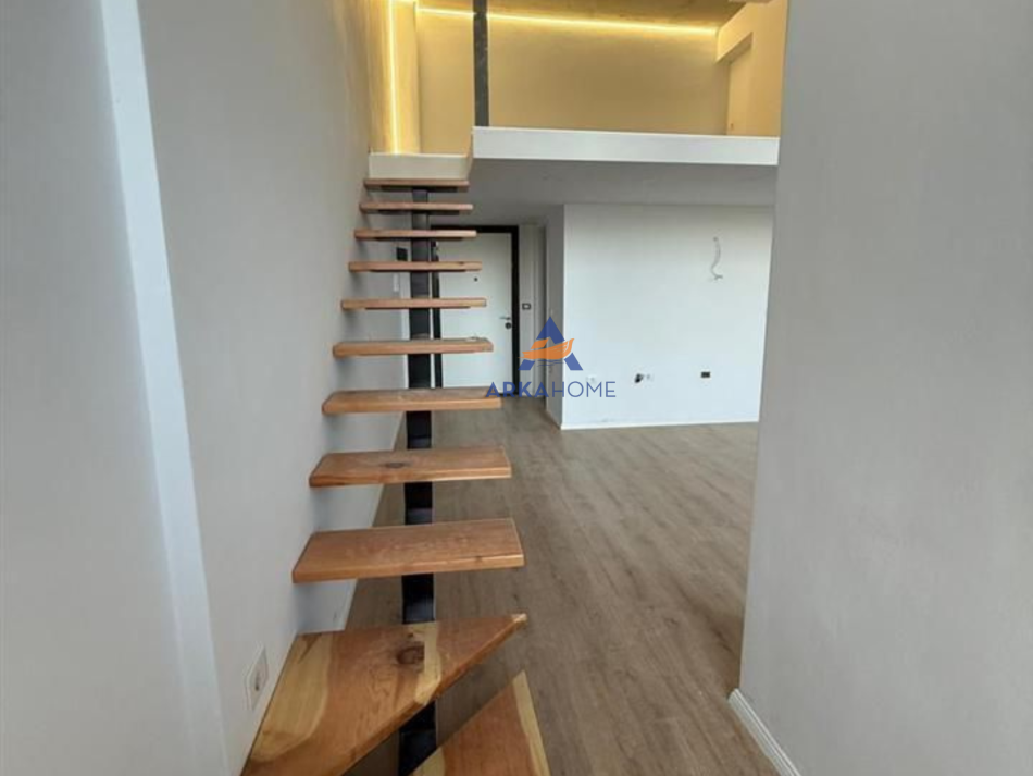 Tirane, jepet me qera ambjent biznesi Kati 1, 60 m² 450 € (TE GOLDEN PARK 3)