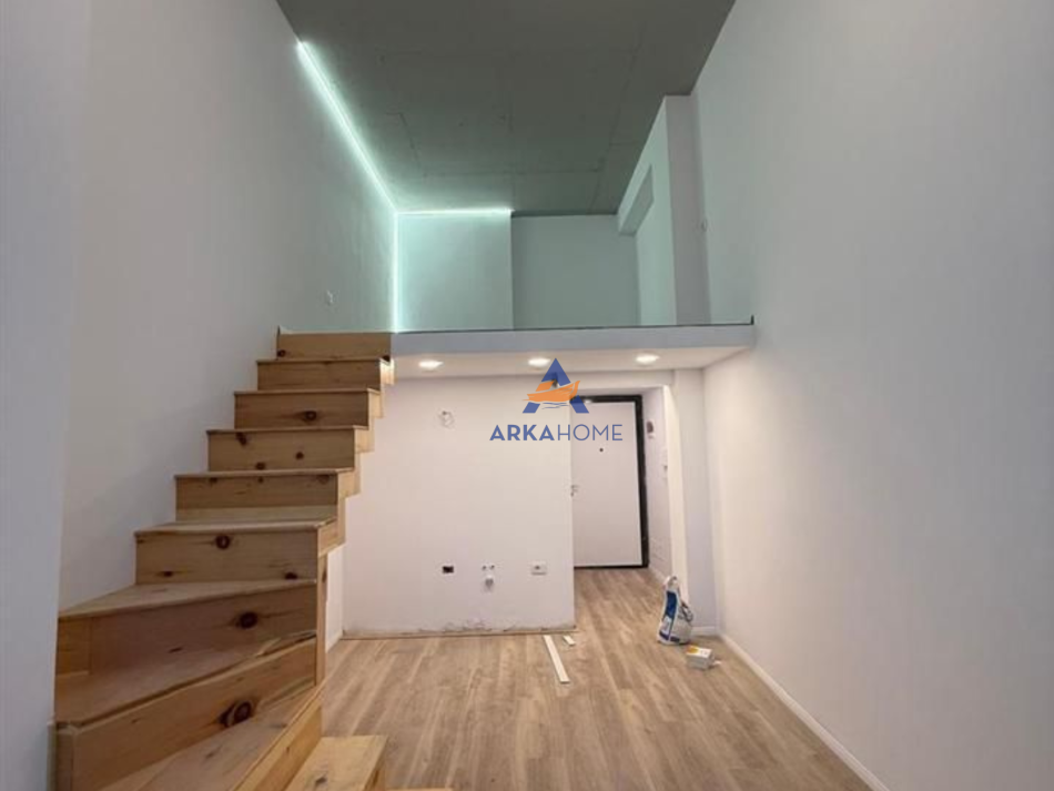 Tirane, jepet me qera ambjent biznesi Kati 1, 49 m² 350 € (TE GOLDEN PARK 3,TE SPITALI AMERIKAN 3)