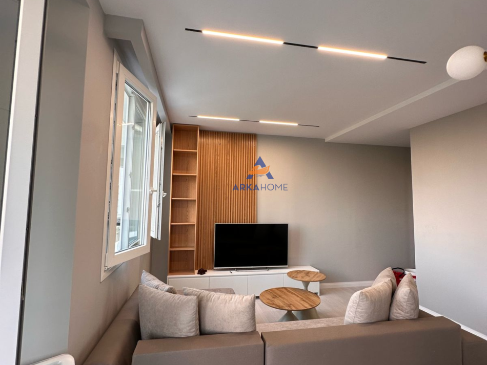 Tirane, jepet me qera apartament 1+1+Ballkon Kati 3, 70 m² 600 € (RIVER RESIDENCE ASTIR)