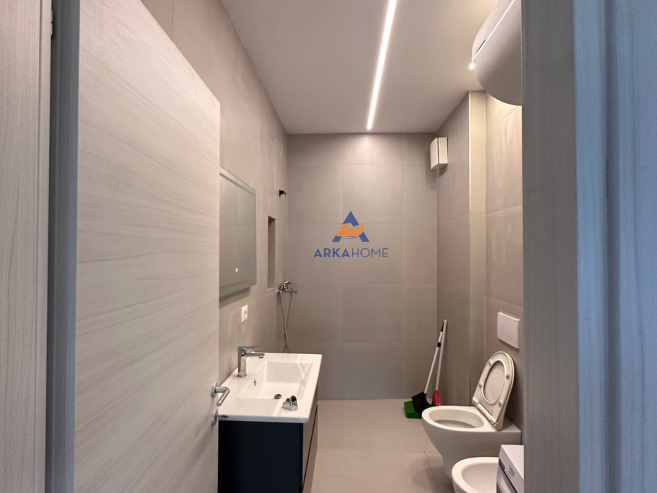 Tirane, jepet me qera apartament 2+1+Ballkon Kati 3, 117 m² 800 € (RIVER RESIDENCE ASTIR)