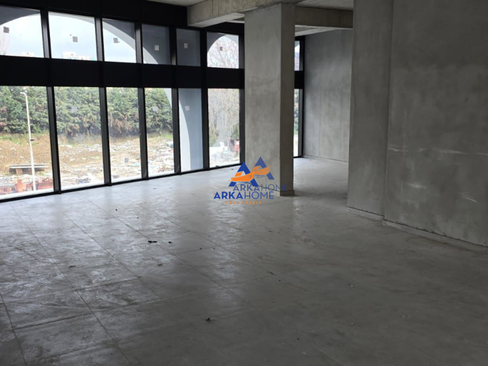 Tirane, jepet me qera dyqan Kati 1, 127 m² 1.300 € (RIVER RESIDENCE ASTIR)