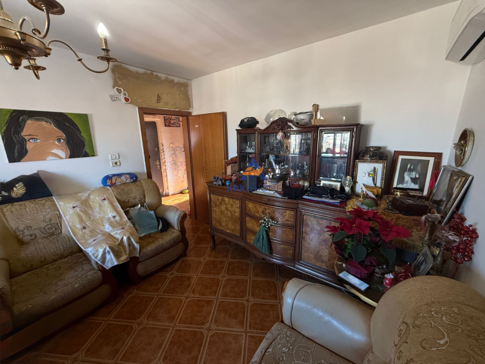 Tirane, shitet apartament 2+1+Ballkon Kati 5, 75 m² 125.000 € (RRUGA FERIT XHAJKO)