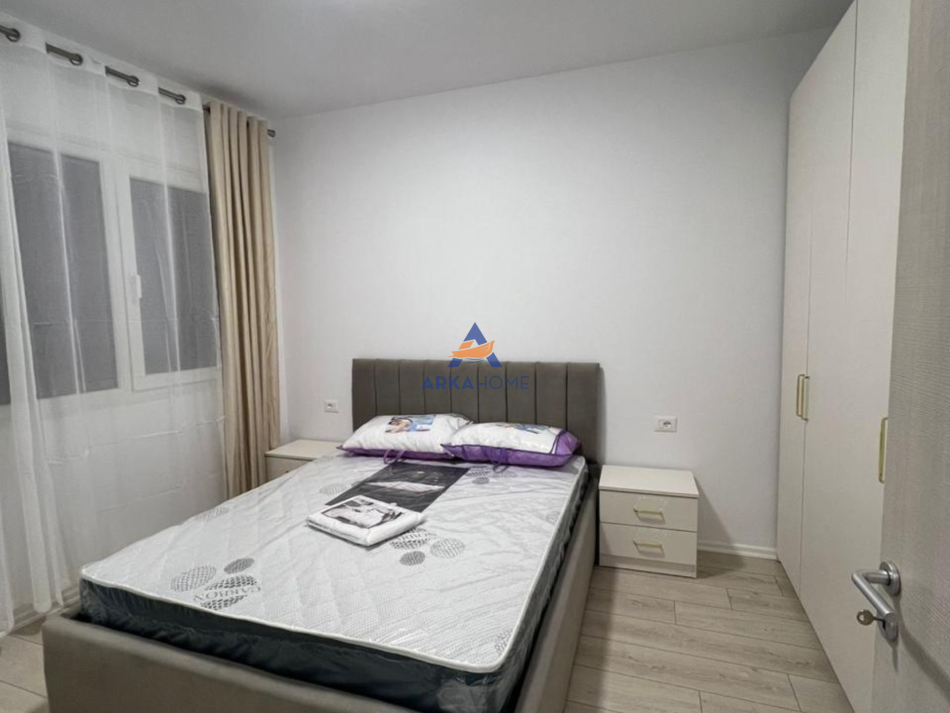 Tirane, jepet me qera apartament 2+1+Ballkon Kati 9, 100 m² 600 € (TEK RIVER REZIDENCE, PRANE ISH FUSHES AVIACIONI)