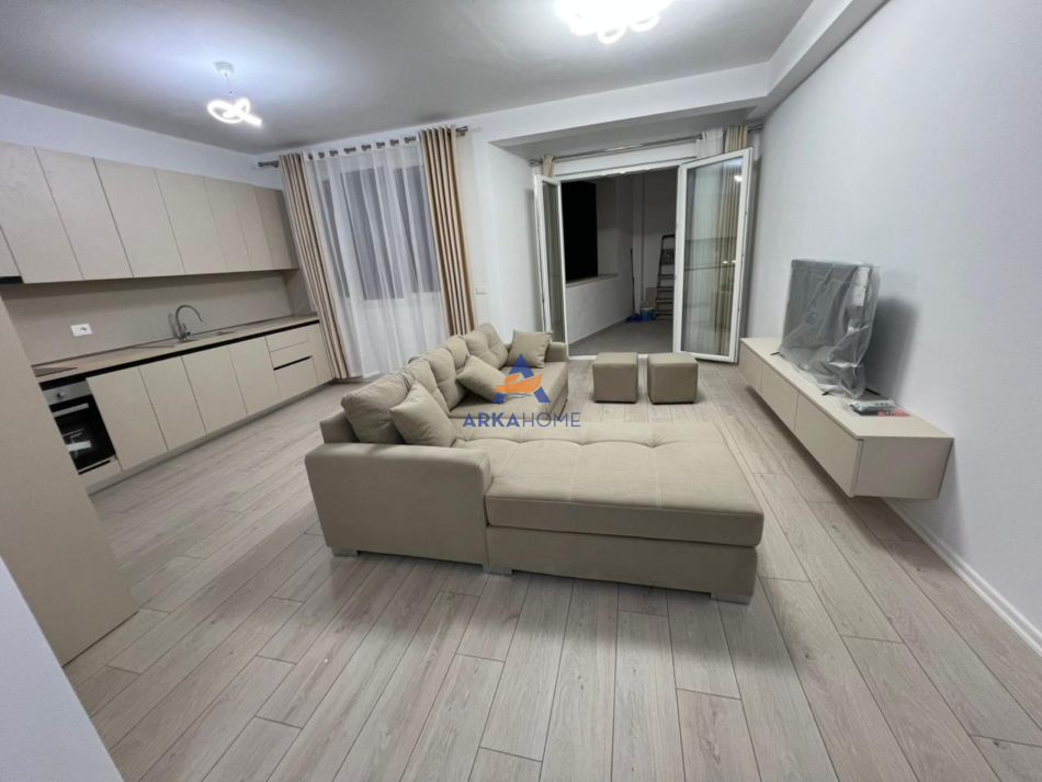 Tirane, jepet me qera apartament 2+1+Ballkon Kati 9, 100 m² 600 € (TEK RIVER REZIDENCE, PRANE ISH FUSHES AVIACIONI)