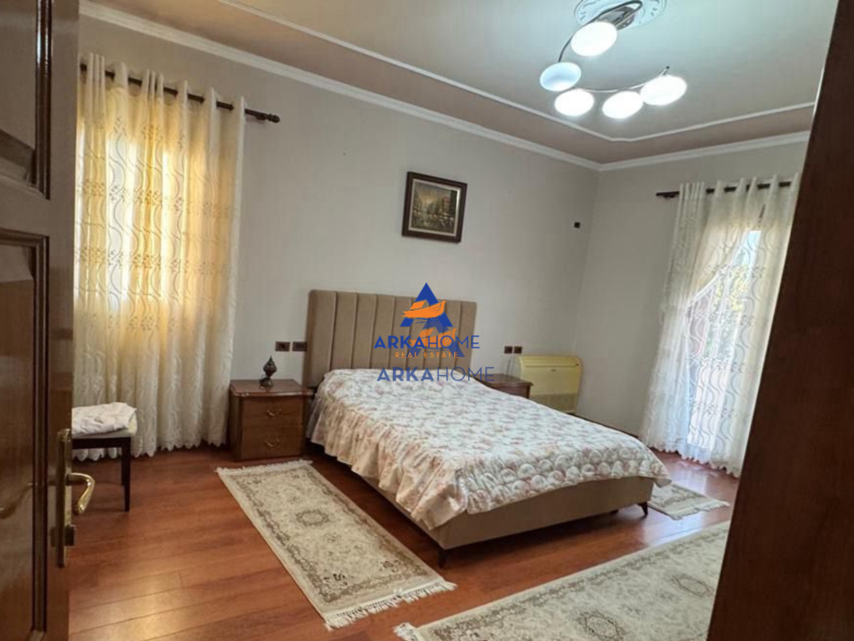 Tirane, jepet me qera apartament 2+1 Kati 3, 145 m² 500 € (RRUGA NJAZI MEKA,ALLIAS)