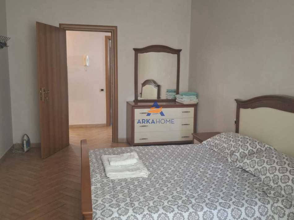 Tirane, jepet me qera apartament 1+1 Kati 5, 72 m² 750 € (RRUGA KAVAJES PERBALL GARDEN BUILDING)