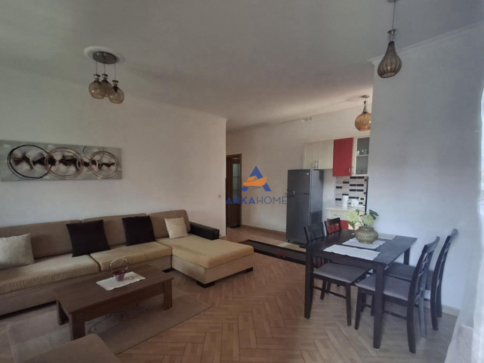Tirane, jepet me qera apartament 1+1 Kati 5, 72 m² 750 € (RRUGA KAVAJES PERBALL GARDEN BUILDING)