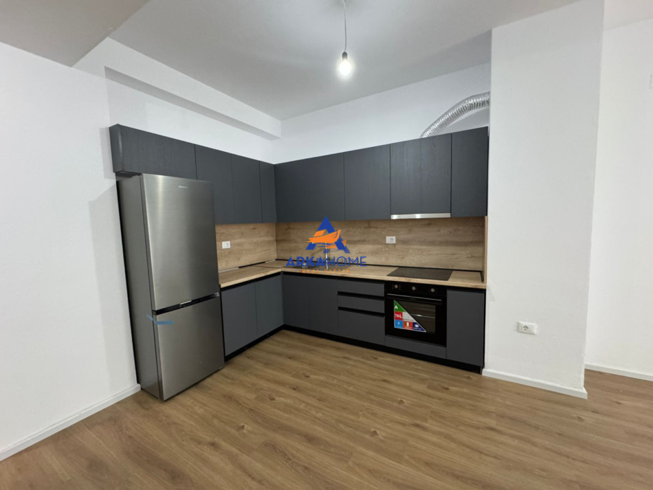 Tirane, jepet me qera apartament 1+1+Ballkon Kati 7, 60 m² 300 € (PRANE REZIDENCES KAIMI)