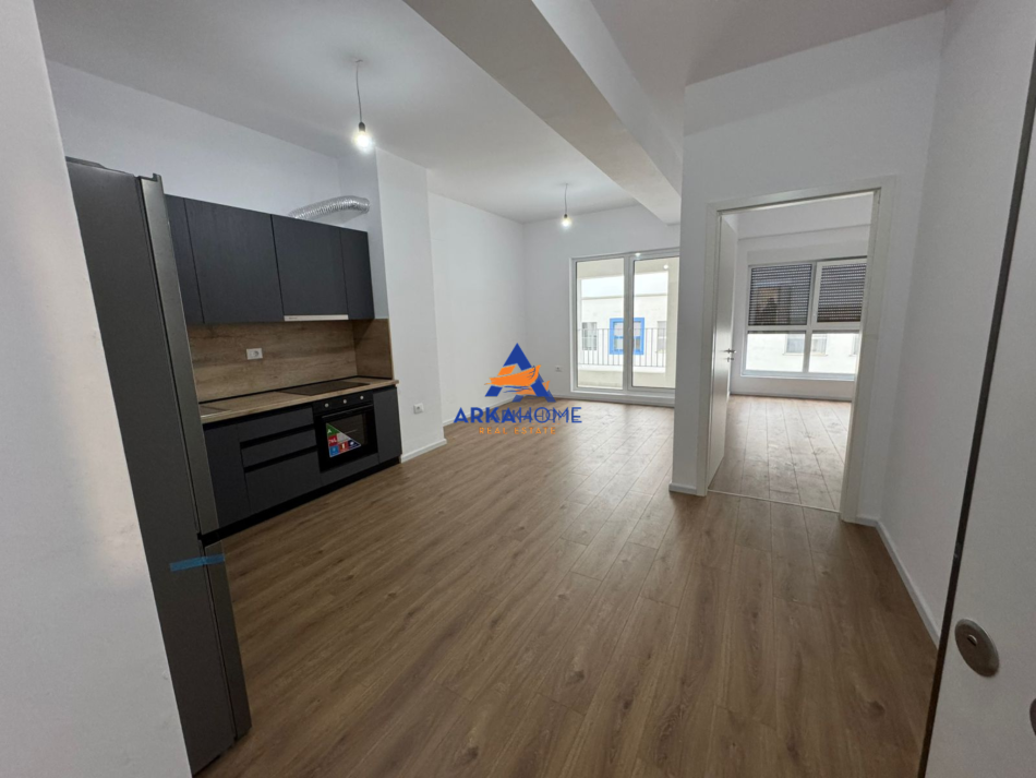 Tirane, jepet me qera apartament 1+1+Ballkon Kati 7, 60 m² 300 € (PRANE REZIDENCES KAIMI)